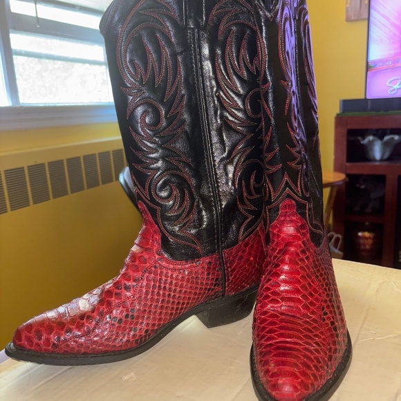 Vintage Red and Black authentic python snakeskin boots - Picture 1 of 6